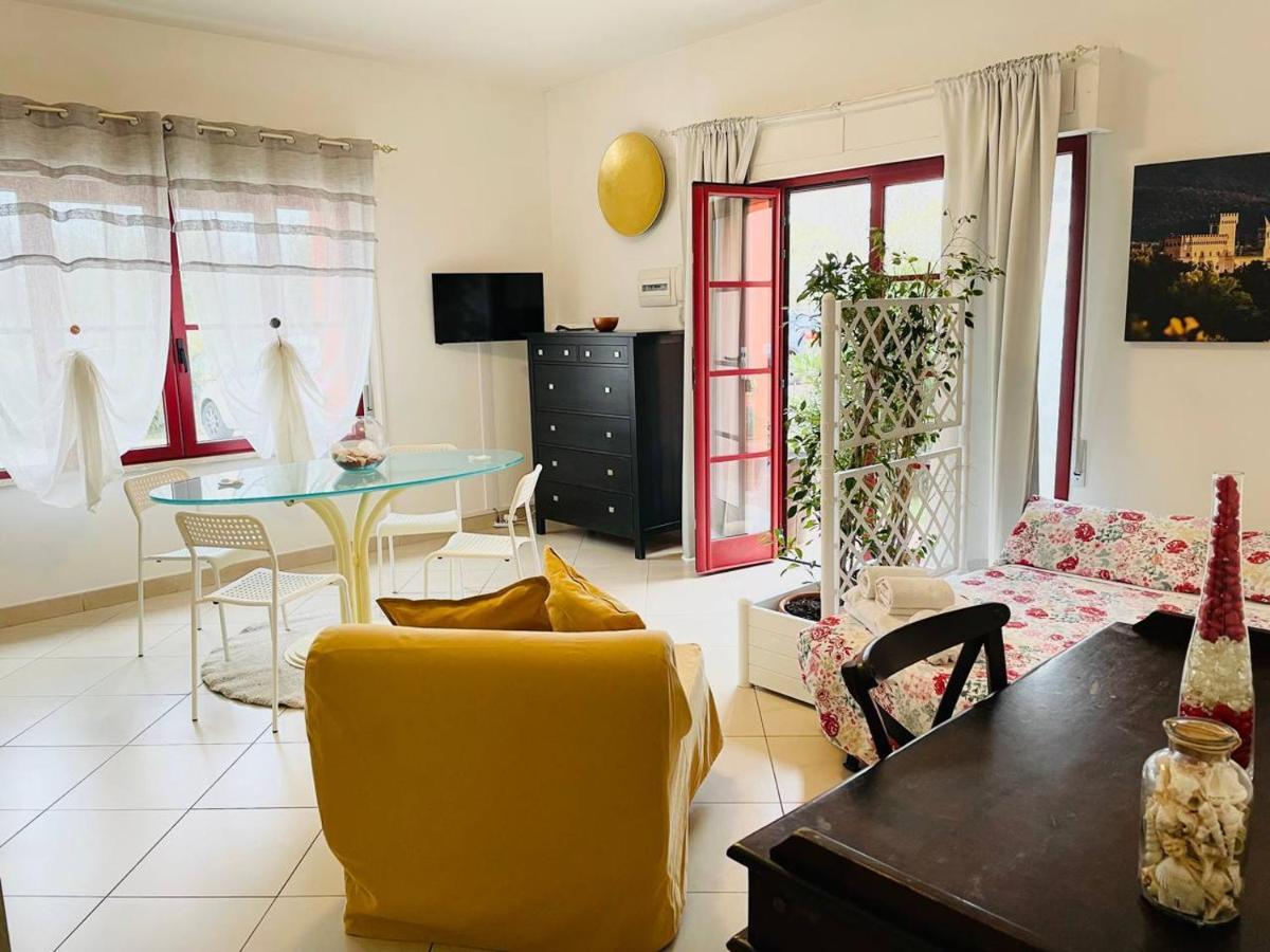 Regina Del Mare Holiday Apartments Tirrenia Eksteriør billede