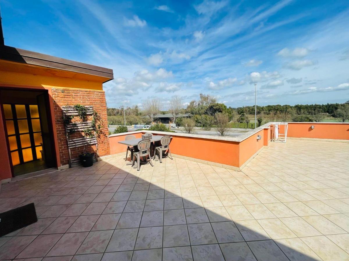 Regina Del Mare Holiday Apartments Tirrenia Eksteriør billede