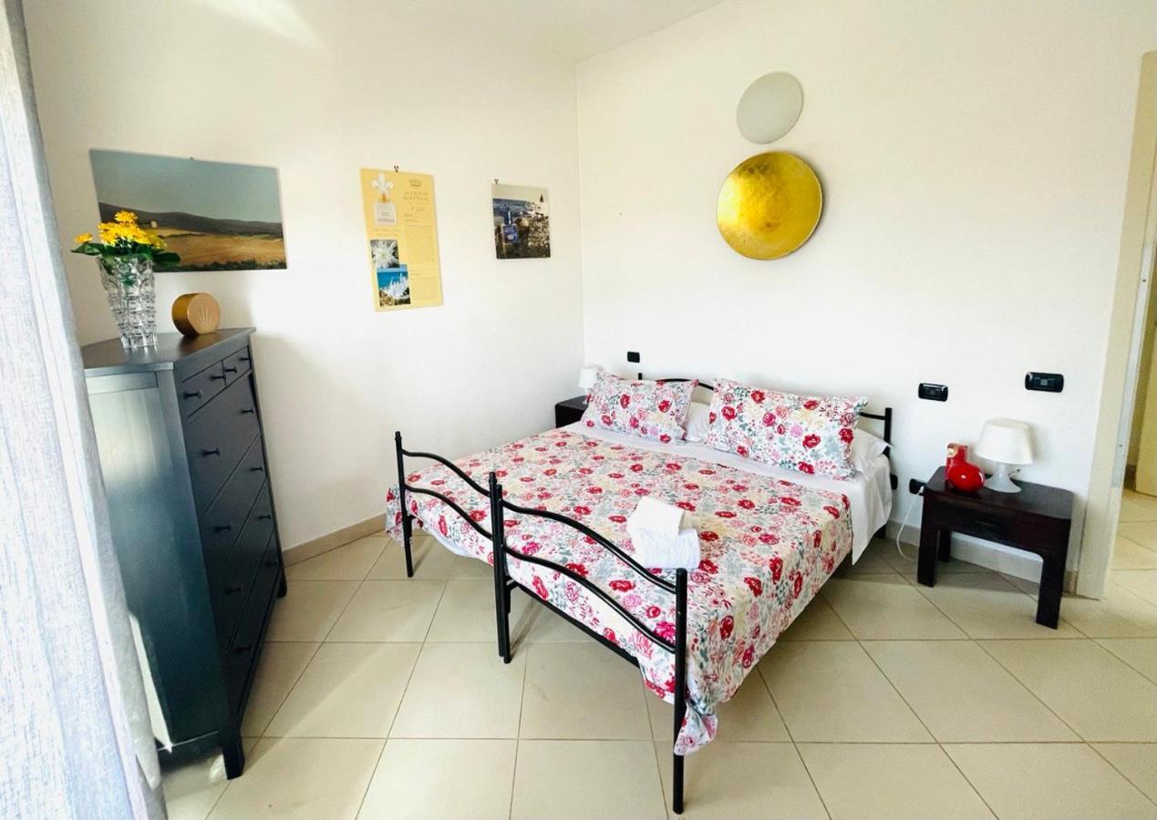 Regina Del Mare Holiday Apartments Tirrenia Eksteriør billede